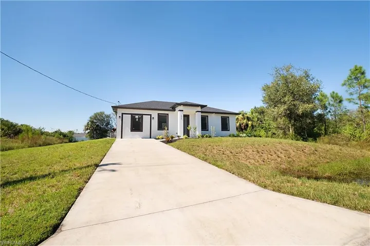 1917 Roderick Ln, Lehigh Acres, Florida 33972