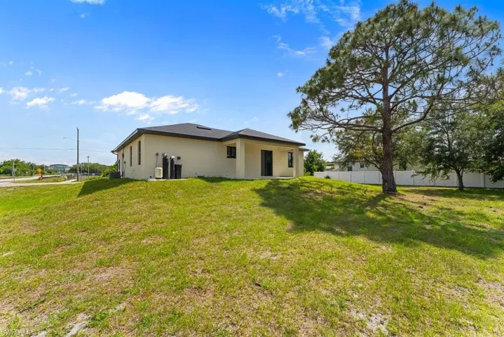 901 Sara Ave N, Lehigh Acres, Florida 33971