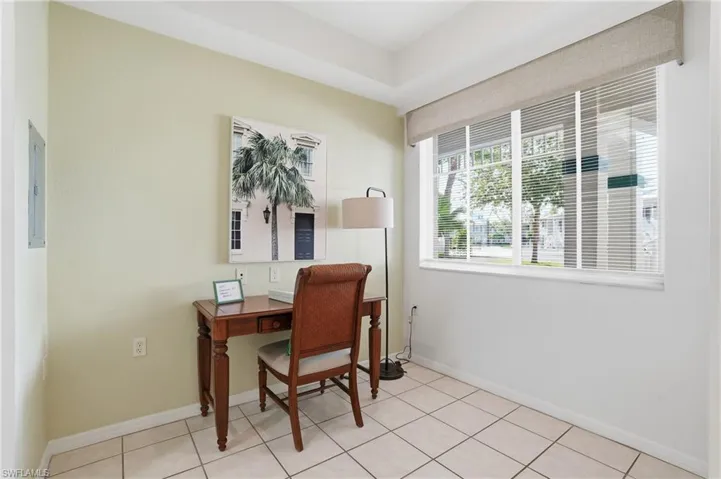 BREAKFAST ROOM, OR HOME OFFICE...