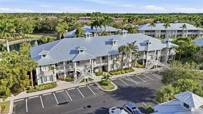 7920 Mahogany Run Ln 1015, Naples, Florida 34113