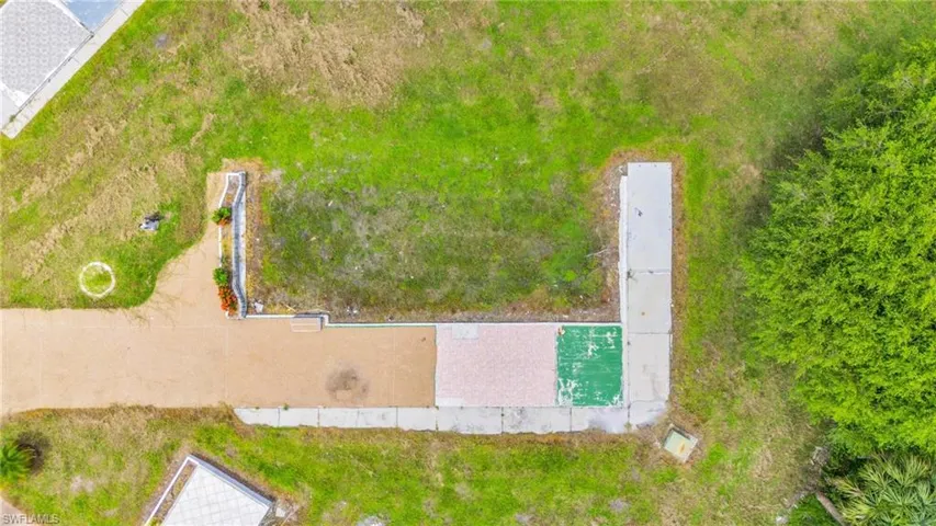 Birds eye view of property