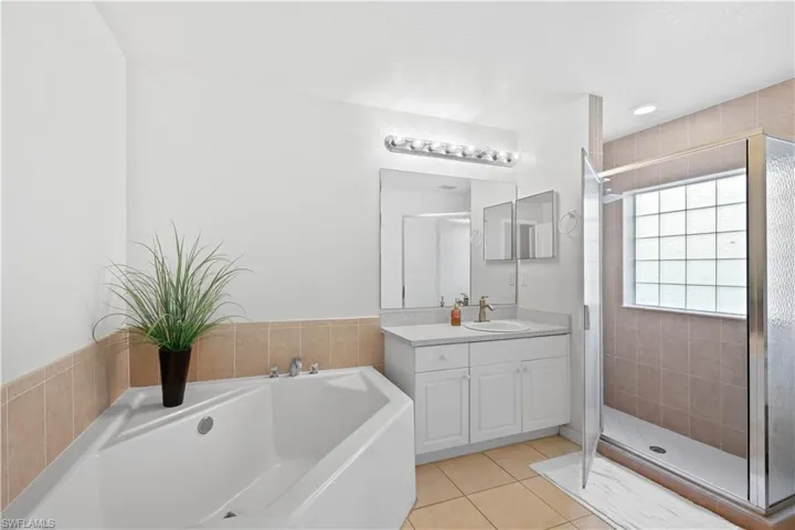 1801 NW 5th  PL, Cape Coral, FL 33993