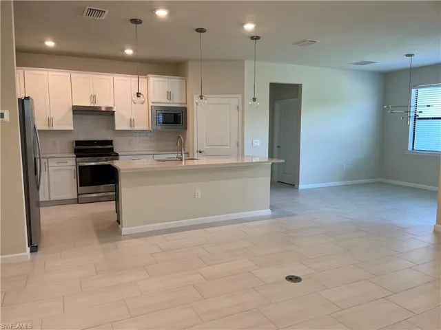 All tile in Living area