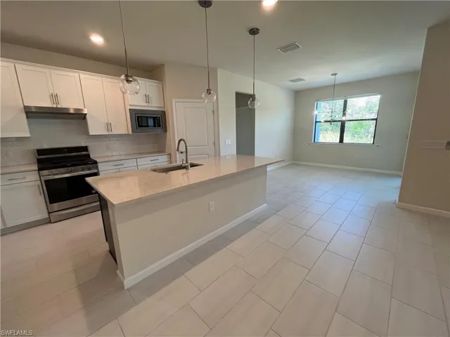 2122 Yellowfin Cir, Naples, Florida 34114
