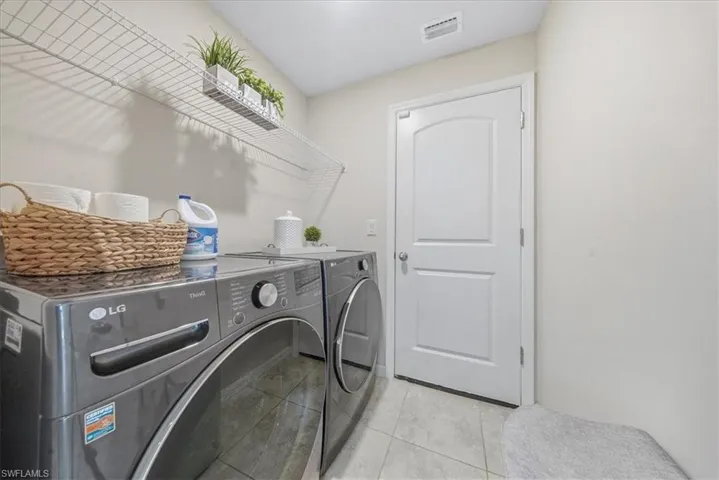 2818 43rd St W, Lehigh Acres, Florida 33971