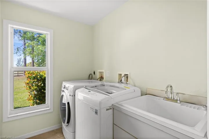 17040 Pleasure Rd, Cape Coral, Florida 33909