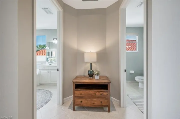 1905  Isla De Palma  CIR, Naples, FL 34119