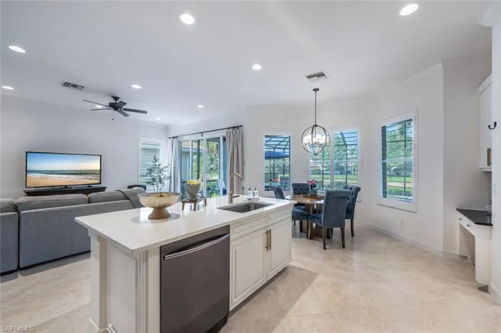1905  Isla De Palma  CIR, Naples, FL 34119