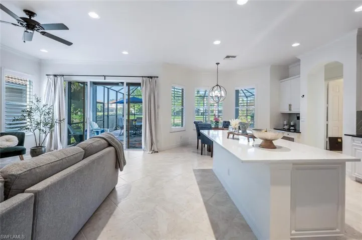 1905  Isla De Palma  CIR, Naples, FL 34119