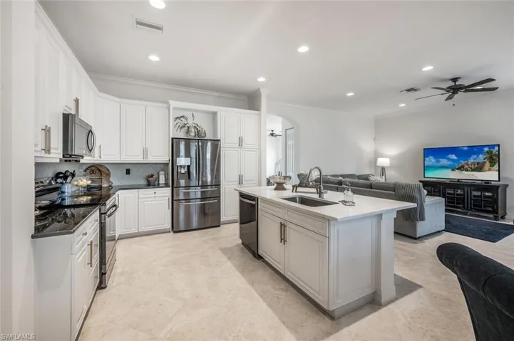 1905  Isla De Palma  CIR, Naples, FL 34119