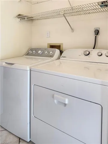 Washroom with washer and dryer