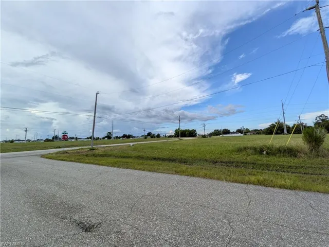 1610 Ne Juanita Pl, Cape Coral, Florida 33909