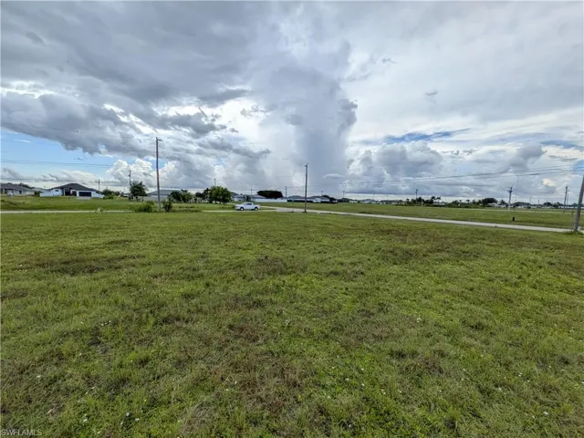 1610 Ne Juanita Pl, Cape Coral, Florida 33909