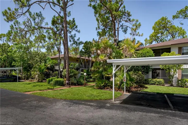 1733 Courtyard Way B103, Naples, Florida 34112