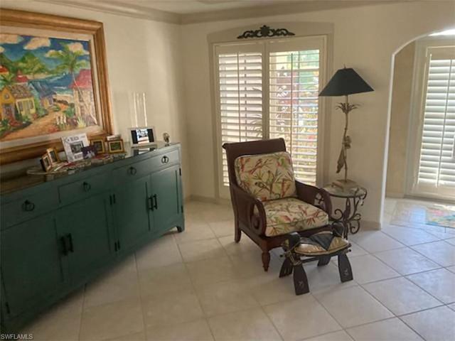 Pre hurricane entry & living area