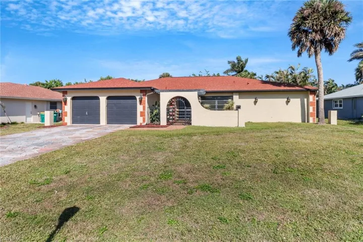 173  Pebble Beach  CIR, Naples, FL 34113