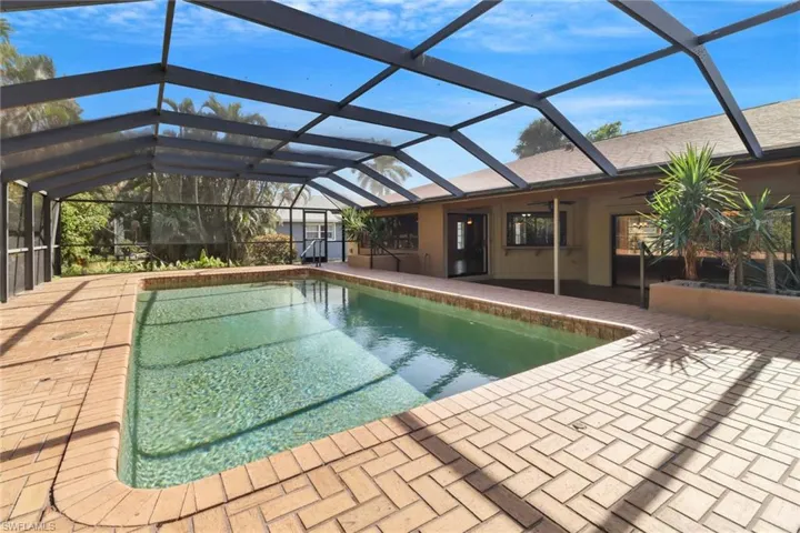 173  Pebble Beach  CIR, Naples, FL 34113