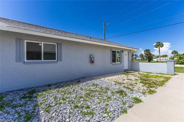 16595 Davis Rd, Fort Myers, Florida 33908