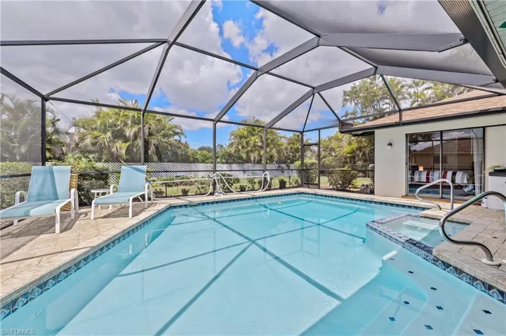 3906 SE 10th  PL, Cape Coral, FL 33904