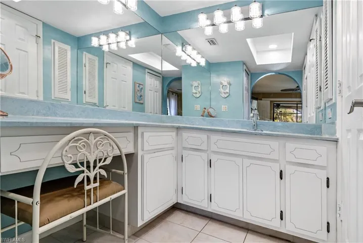 3906 SE 10th  PL, Cape Coral, FL 33904