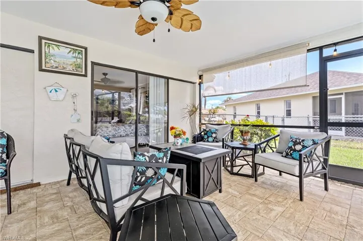 3906 SE 10th  PL, Cape Coral, FL 33904