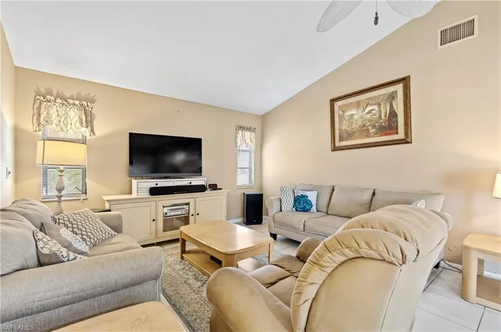 3906 SE 10th  PL, Cape Coral, FL 33904