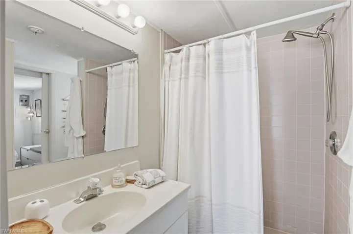 24  Cheyenne  TRL, Naples, FL 34113