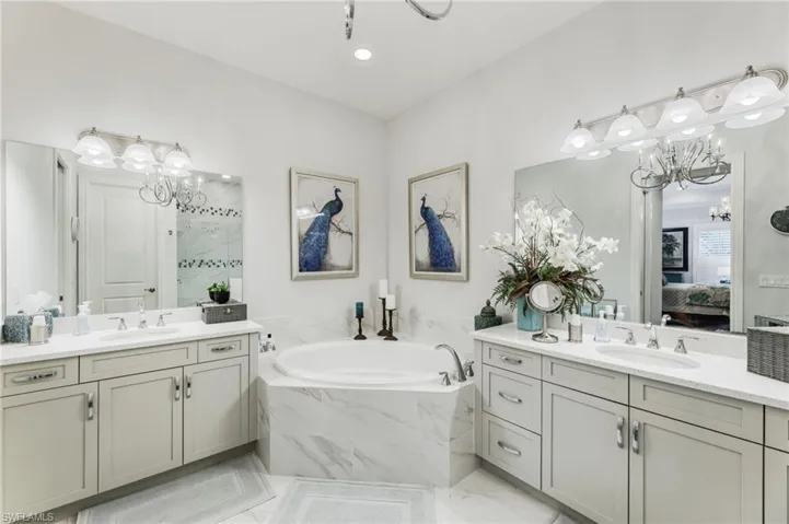 6648 Roma Way, Naples Fl 34113
