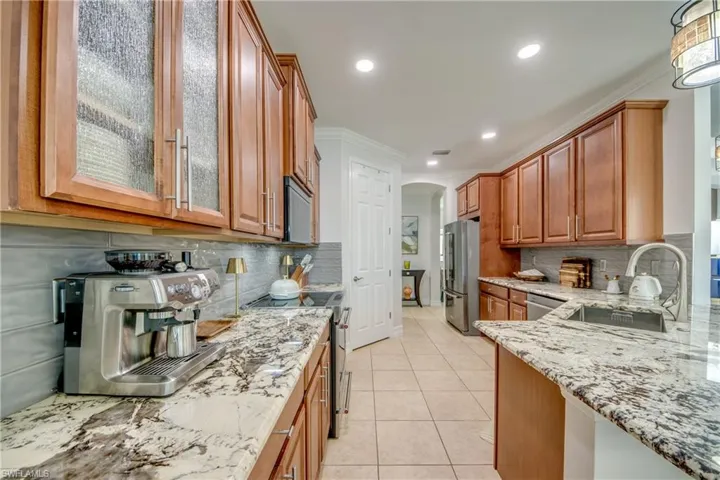 2612 Stonyhill Ct, Cape Coral, Florida 33991
