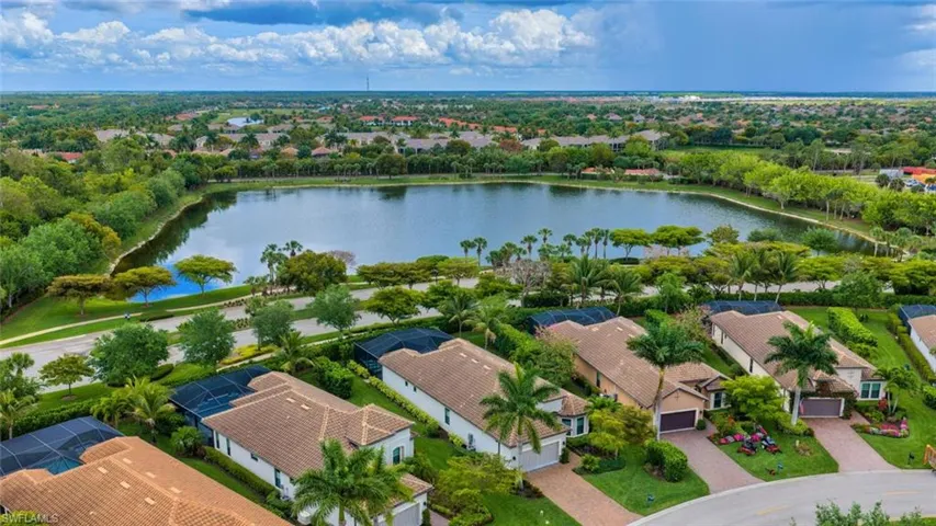 9622  Campanile  CIR, Naples, FL 34114