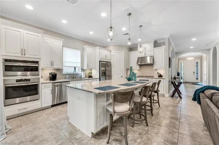 9622  Campanile  CIR, Naples, FL 34114