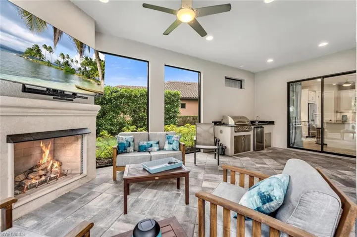 9622  Campanile  CIR, Naples, FL 34114