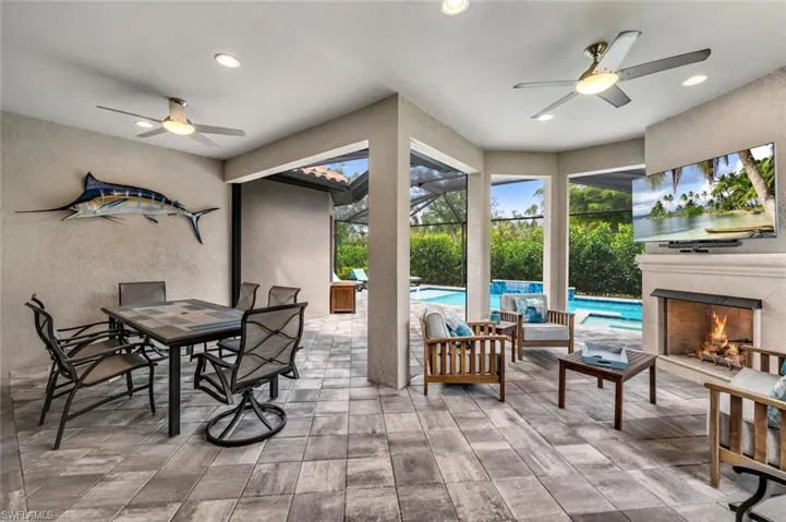 9622  Campanile  CIR, Naples, FL 34114