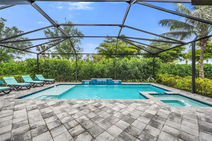 9622  Campanile  CIR, Naples, FL 34114