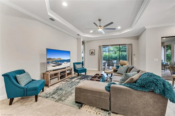 9622  Campanile  CIR, Naples, FL 34114