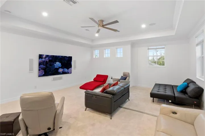 media/flex room