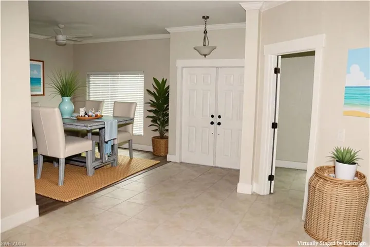 Entry with Dining Option