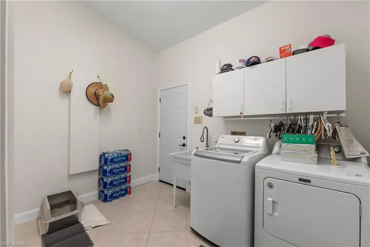 7332 Sean Ln, North Fort Myers, Florida 33917