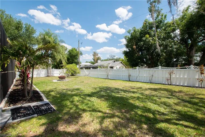 7332 Sean Ln, North Fort Myers, Florida 33917