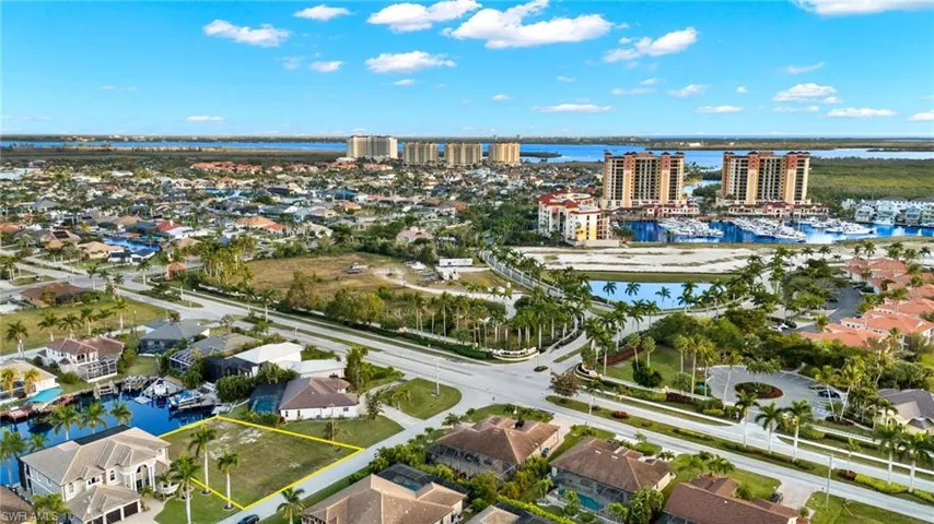 5423 SW 17th AVE, CAPE CORAL FL 33914