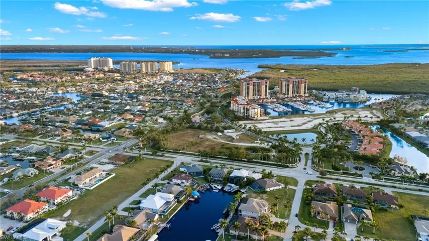 5423 SW 17th AVE, CAPE CORAL FL 33914