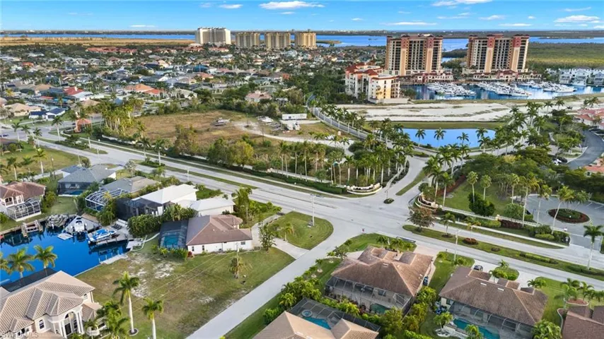 5423 SW 17th AVE, CAPE CORAL FL 33914