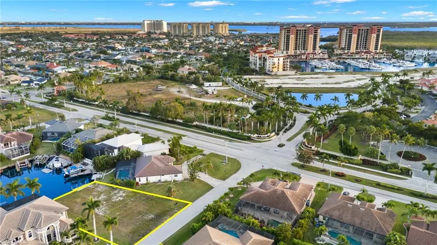 5423 SW 17th AVE, CAPE CORAL FL 33914