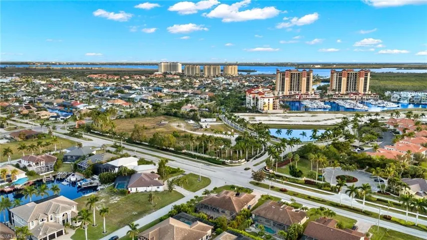 5423 SW 17th AVE, CAPE CORAL FL 33914