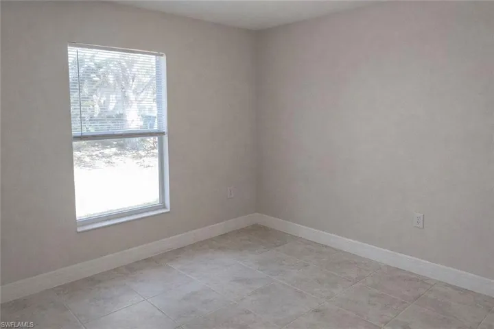 2600 Nw 4th Ave, Cape Coral, Florida 33993