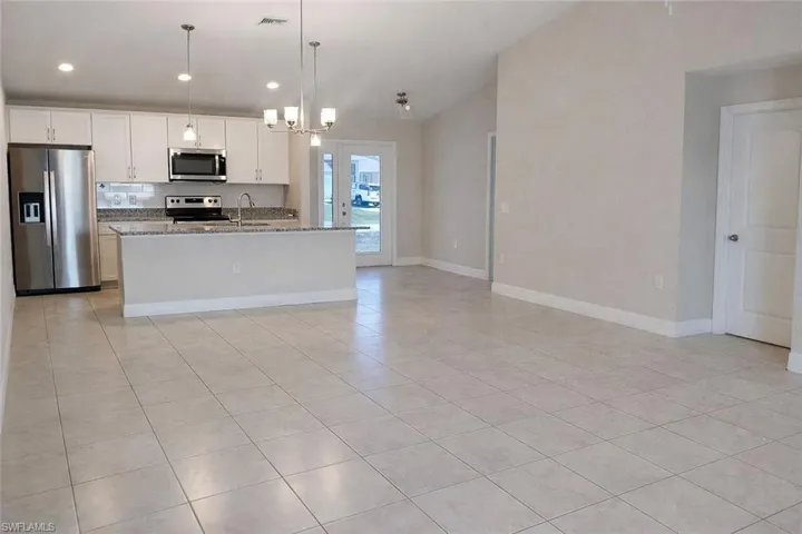 2600 Nw 4th Ave, Cape Coral, Florida 33993