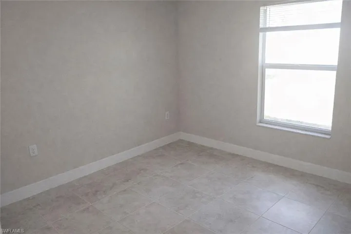 2600 Nw 4th Ave, Cape Coral, Florida 33993