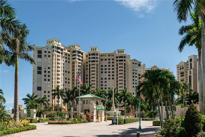 View of apartment building / complex