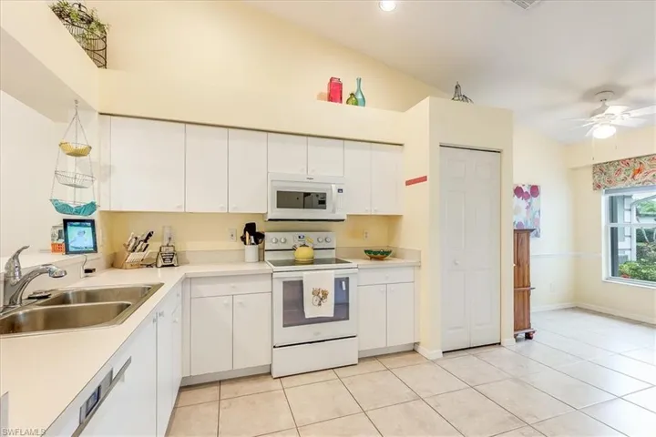 1748 Royal Cir # 1201, Naples Fl 34112