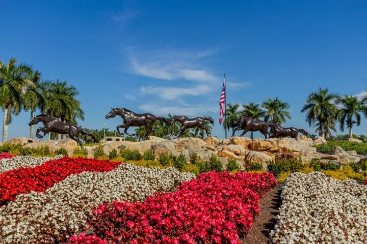 Public 18-hole course Flamingo & Mustang @ Lely Resort